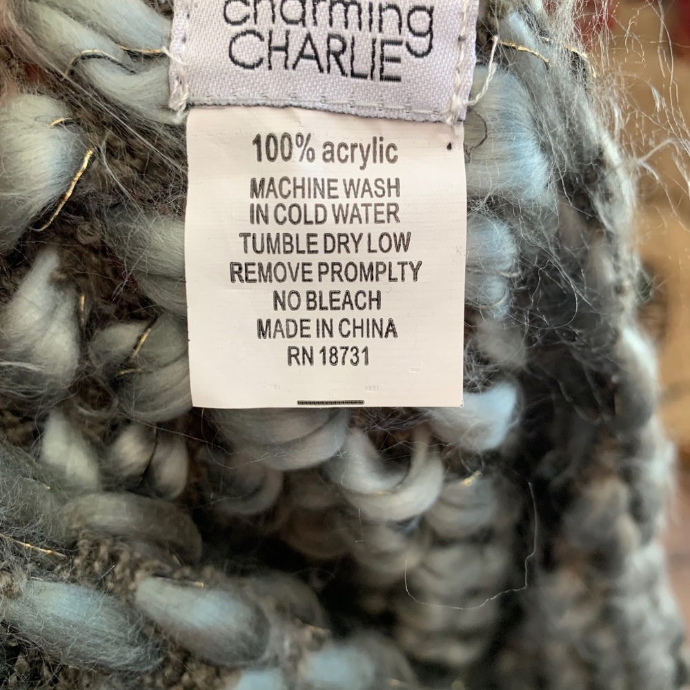 Scarf - Picture 2 of 3